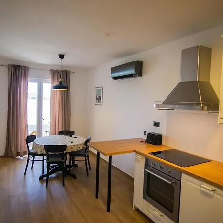 Orazur Apartment Zecevo